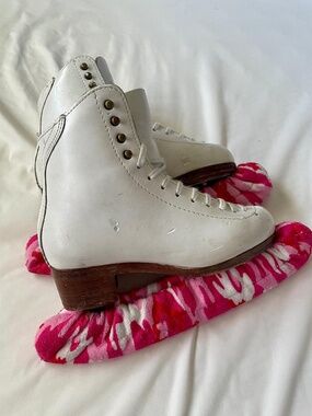 Jackson Figure Skates Size 4 + John Wilson Blades | Great for Beginners